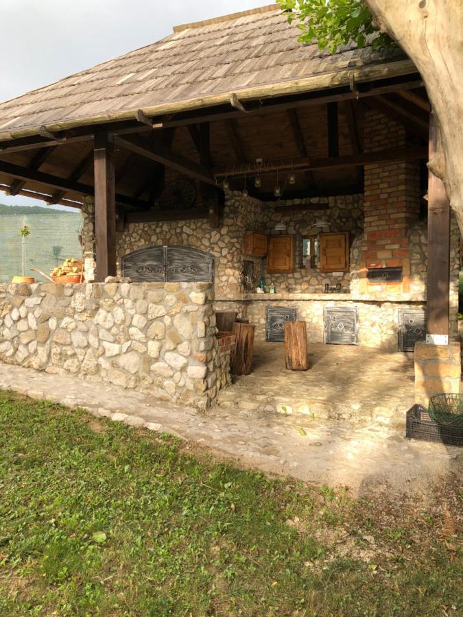 Navis * Bihac