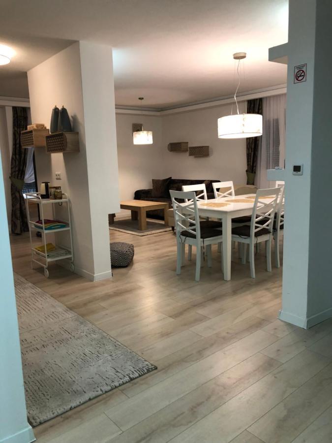 Navis Villa *